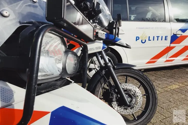 Belgische en Nederlandse politie achtervolgen auto