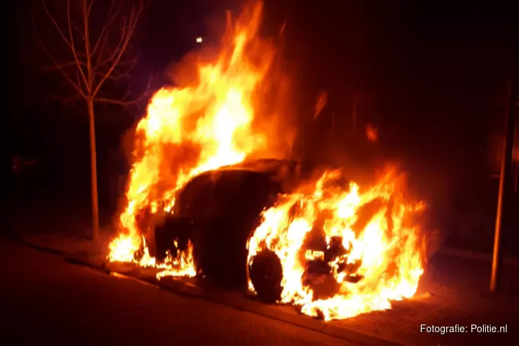 Politie vermoedt brandstichting bij autobrand in Breda