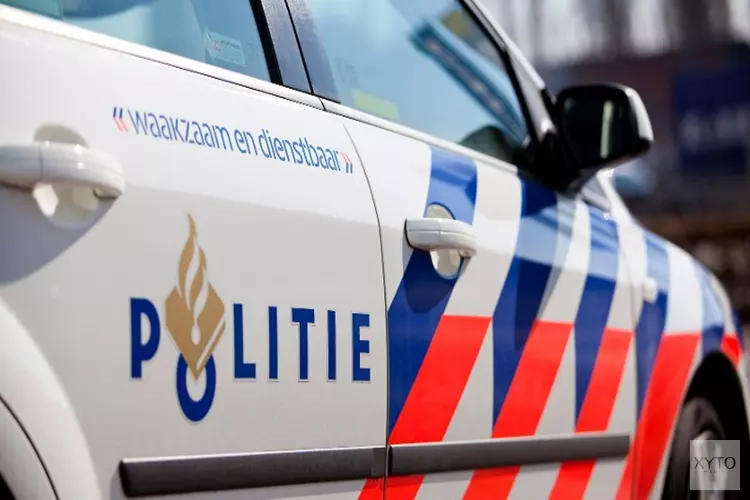 Man weggerend na botsing met verkeerslicht