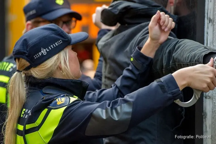 Politie houdt man aan voor zware mishandeling na stapavond